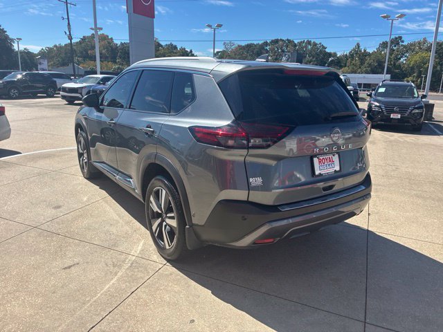 Used 2023 Nissan Rogue SL w/ SL Premium Package FWD image 5