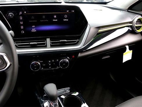 Used 2024 Chevrolet Trax ACTIV image 16