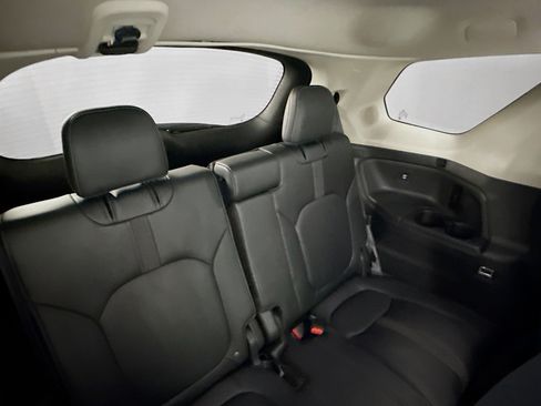 Certified 2024 Honda Pilot Touring image 36