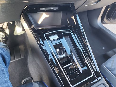 Certified 2025 Volkswagen Golf R Black Edition w/ Euro Stye Package image 30