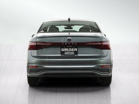 Used 2025 Volkswagen Jetta Sport FWD image 4