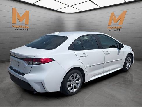 Used 2024 Toyota Corolla LE FWD image 5