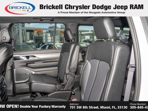 New 2025 Jeep Wagoneer L Series II w/ Convenience Group I image 18