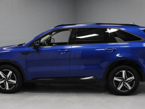 Used 2023 Kia Sorento S w/ Panoramic Sunroof Package FWD image 9