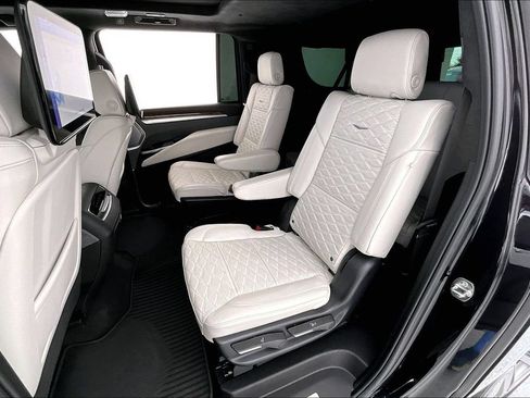 Used 2025 Cadillac Escalade ESV Sport Platinum AWD/4WD image 34