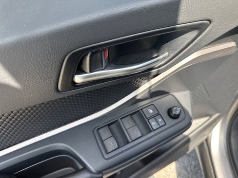 Used 2020 Toyota C-HR LE image 13