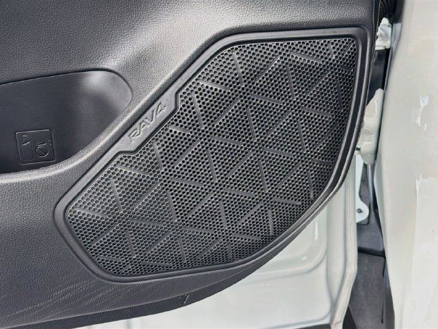 Used 2025 Toyota RAV4 XLE w/ Convenience Package FWD image 19