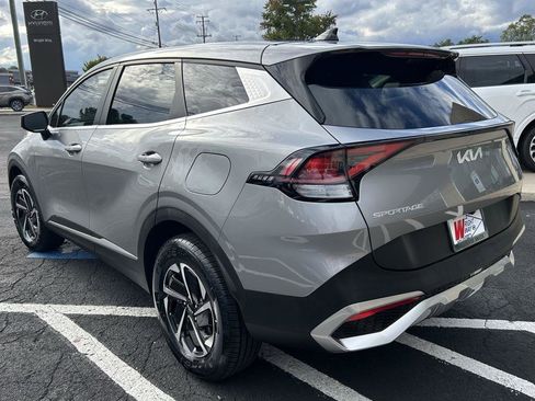 Used 2023 Kia Sportage LX image 4