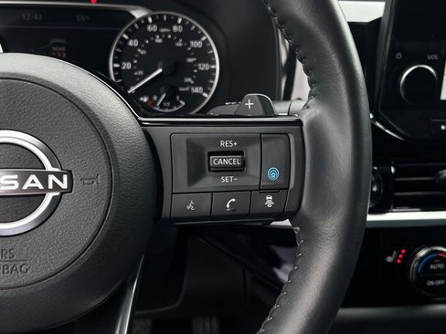 Certified 2024 Nissan Pathfinder SL FWD image 11