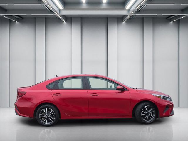Certified 2024 Kia Forte LXS FWD image 3
