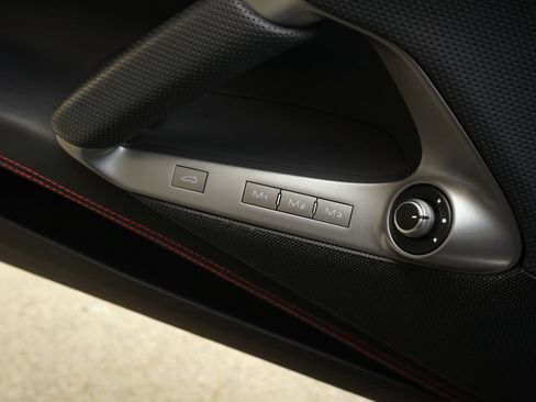 Used 2019 Ferrari 812 Superfast RWD image 22