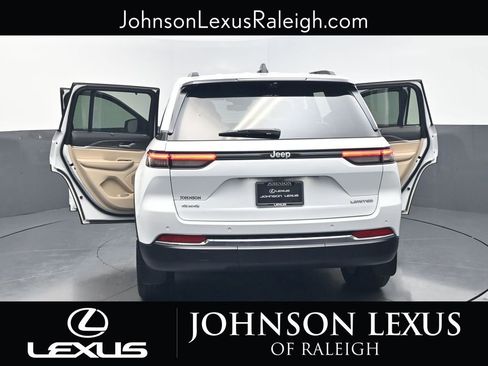 Used 2024 Jeep Grand Cherokee Limited w/ Luxury Tech Group II AWD/4WD image 34