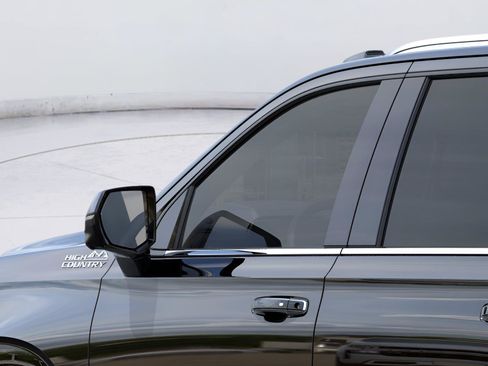 New 2026 Chevrolet Suburban High Country w/ LPO, Illumination Package AWD/4WD image 12