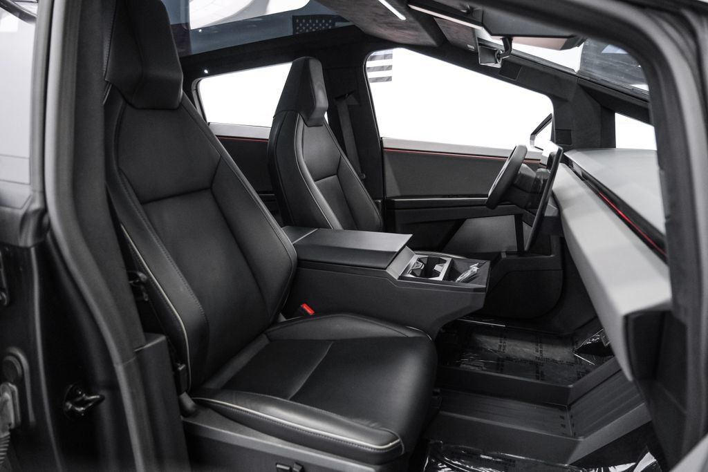 Used 2024 Tesla Cybertruck AWD Crew Cab image 30