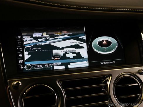 Used 2020 Rolls-Royce Dawn image 19