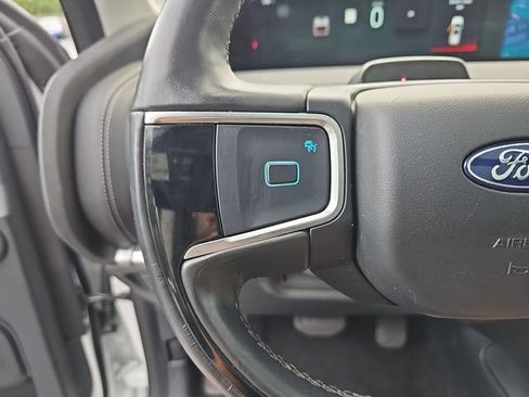 Certified 2025 Ford Expedition Platinum AWD/4WD image 15