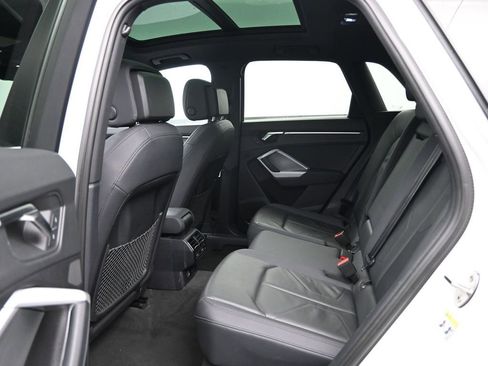 Used 2023 Audi Q3 2.0T Premium image 29