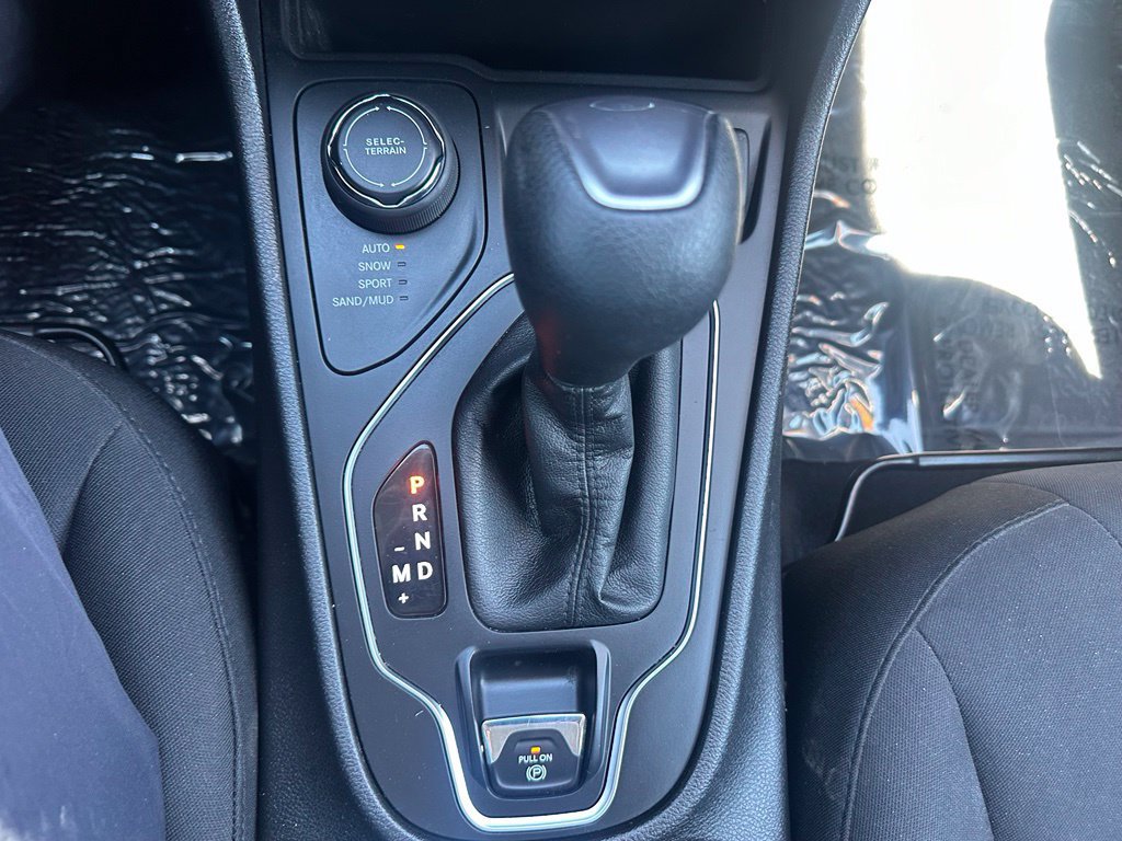 Used 2020 Jeep Cherokee Latitude AWD/4WD image 15