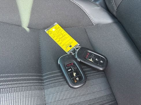Used 2025 Honda Civic Sport image 32