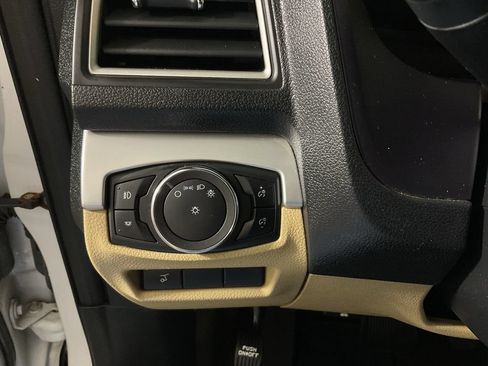 Used 2017 Ford Explorer XLT w/ Equipment Group 201A AWD/4WD image 27