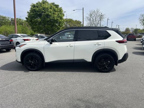 Certified 2023 Nissan Rogue SV w/ SV Premium B Package image 8