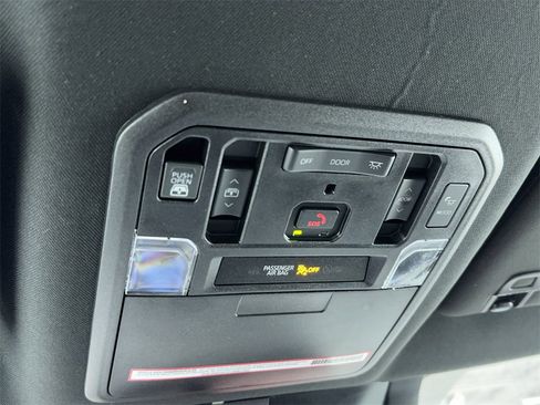 Used 2023 Toyota Tundra Platinum image 32