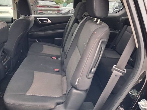 Used 2019 Nissan Pathfinder S AWD/4WD image 17