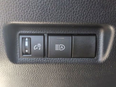 Used 2022 Toyota RAV4 LE AWD/4WD image 16