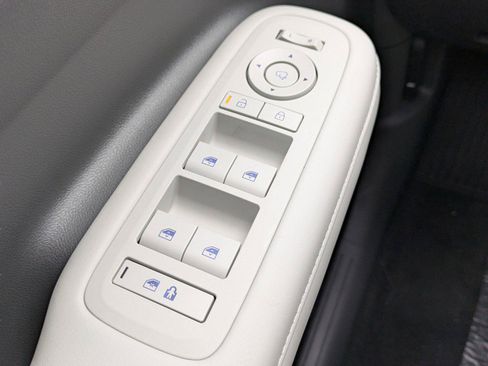 Used 2025 Hyundai Santa Fe Calligraphy FWD image 19