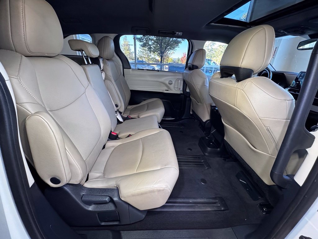 Certified 2024 Toyota Sienna XLE FWD image 48