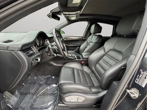 Used 2022 Porsche Macan S AWD/4WD image 2