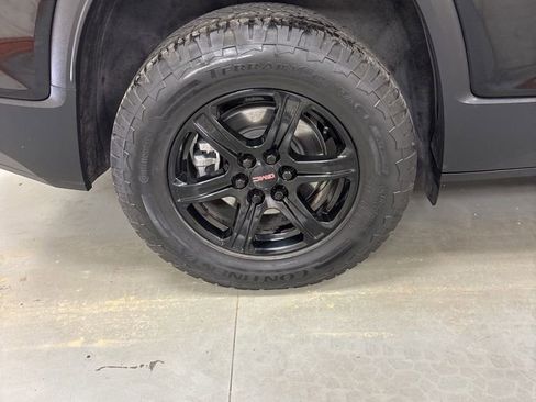 Used 2023 GMC Acadia AT4 w/ Technology Package AWD/4WD image 34