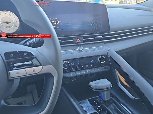 Used 2023 Hyundai Elantra SEL w/ Convenience Package FWD image 14
