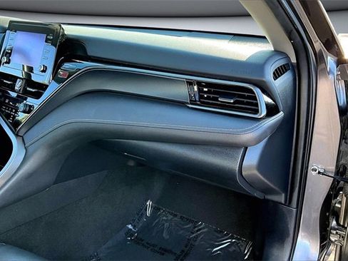 Used 2022 Toyota Camry SE image 25