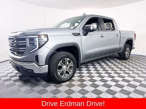 Used 2026 GMC Sierra 1500 SLT AWD/4WD image 3