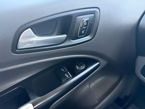 Used 2021 Ford Transit Connect XLT FWD image 19