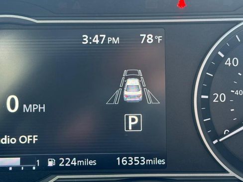 Used 2024 Nissan Versa SR image 20