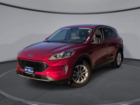 Used 2020 Ford Escape SE image 1