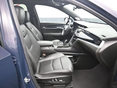 Used 2025 Cadillac XT6 Premium Luxury image 10