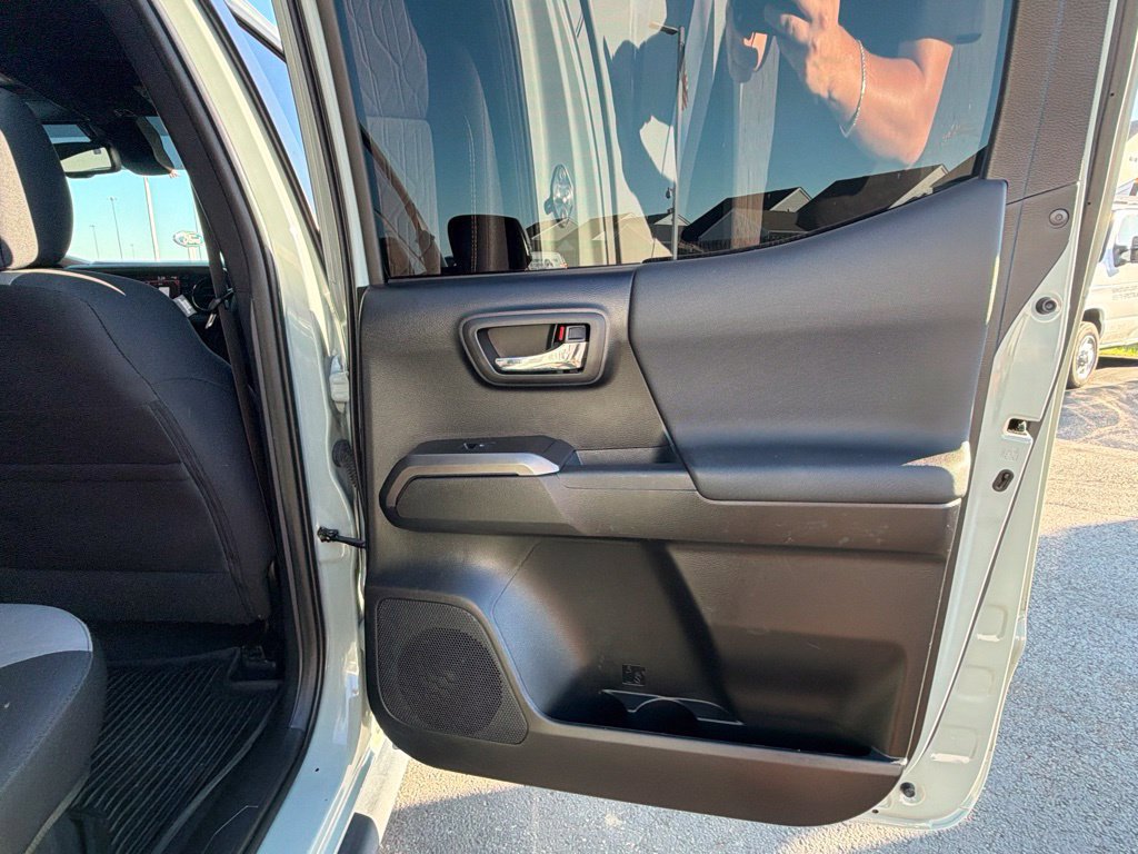 Used 2022 Toyota Tacoma TRD Sport w/ Technology Package RWD image 50
