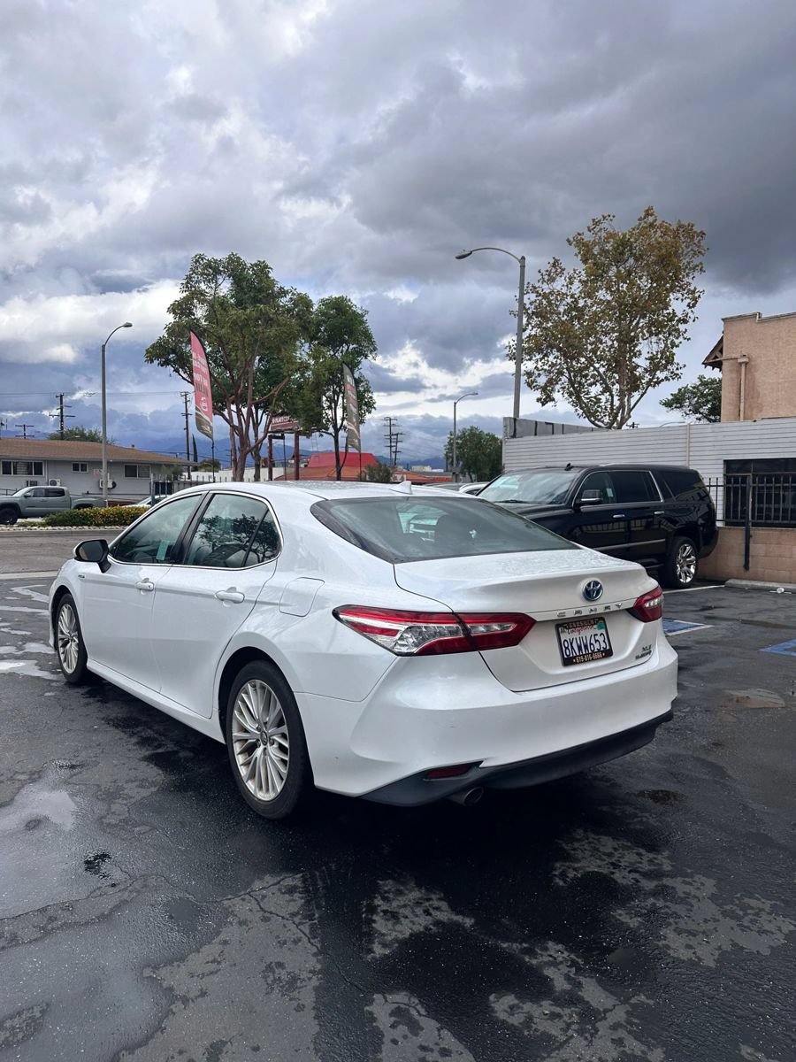 Used 2019 Toyota Camry XLE FWD image 6