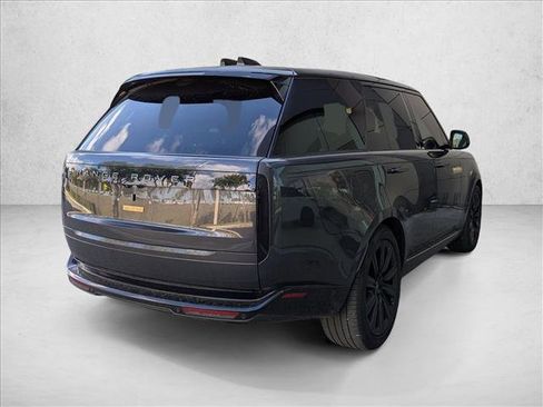 Used 2025 Land Rover Range Rover SE image 5
