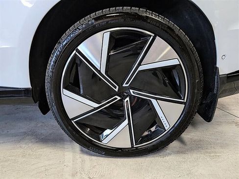 Used 2025 Volvo EX90 Ultra AWD/4WD image 14