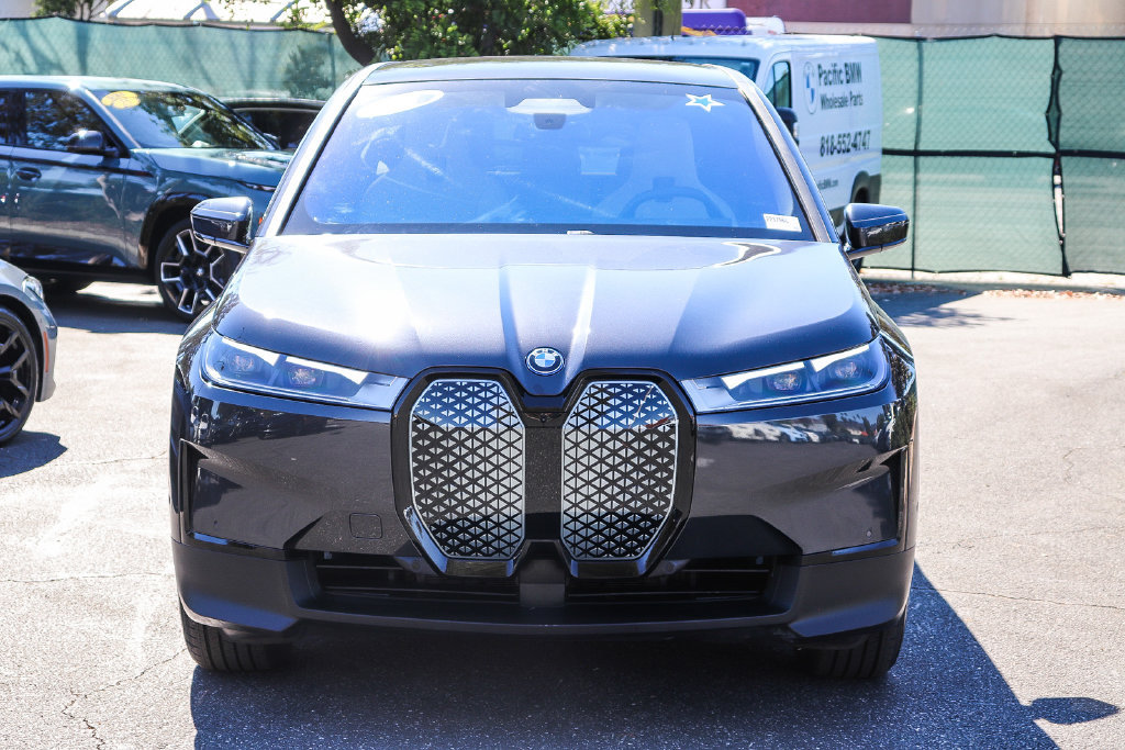 Certified 2024 BMW iX xDrive50 w/ Premium Package AWD/4WD image 2