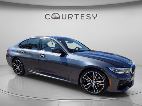 Used 2021 BMW 330i Sedan w/ M Sport Package RWD image 9