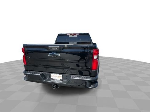 Used 2025 Chevrolet Silverado 1500 ZR2 w/ Technology Package AWD/4WD image 4