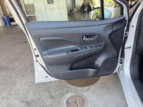 Used 2025 Nissan Versa SV FWD image 18