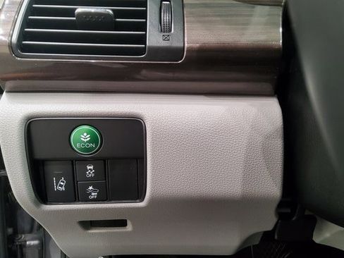 Certified 2017 Honda Accord EX-L image 30