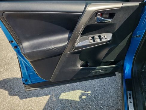 Used 2017 Toyota RAV4 SE AWD/4WD image 27