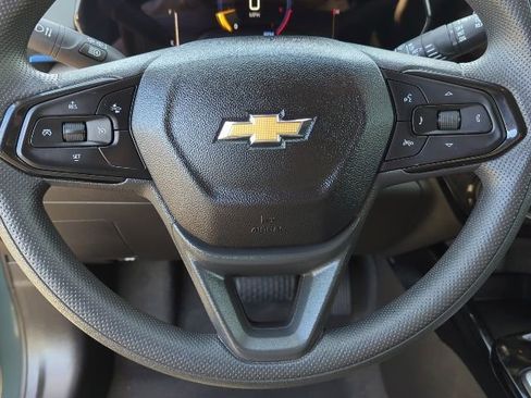 Certified 2025 Chevrolet Trax LT image 5